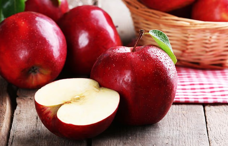 خبير تغذية بريطاني يدعو لإعادة النظر في عادات التسوّق الشتوية لتشمل الفواكه