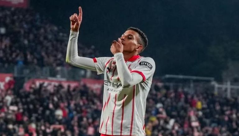 عز الدين أوناحي لاعب جيرونا