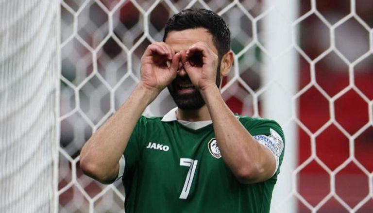 عمر خربين نجم وقائد منتخب سوريا