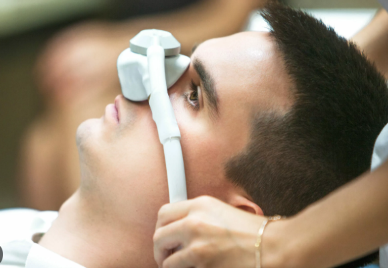 أمل جديد لعلاج الاكتئاب المقاوم للأدوية باستخدام غاز الضحك