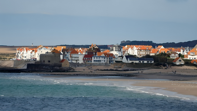 سواحل المانش الفرنسية الطقس في فرنسا - تعبيرية