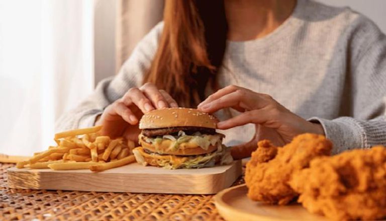 روائح الطعام الدهني قد تؤثر على وزن الجنين مستقبلًا