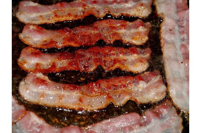 روائح الطعام الدهني قد تؤثر على وزن الجنين مستقبلًا