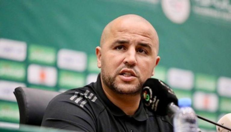 بوقرة مدرب منتخب الجزائر الرديف