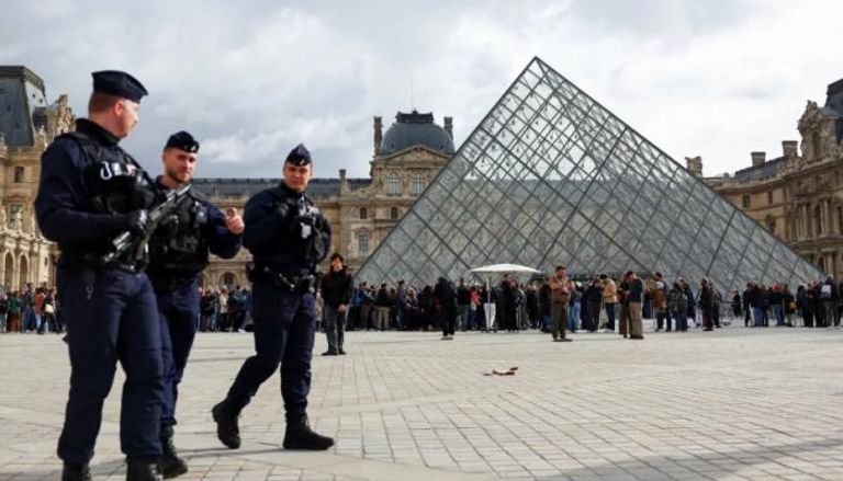 ضباط شرطة مكافحة الشغب الفرنسية