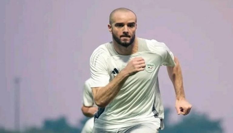 فيكتور لكحل نجم منتخب الجزائر