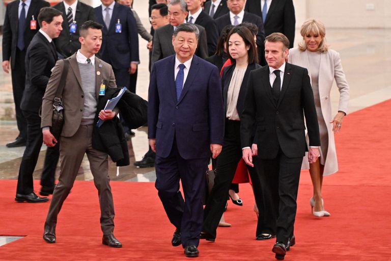 جانب من لقاء ماكرون وشي