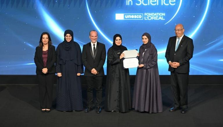 عائشة الشحي تفوز بجائزة عالمية للعلوم