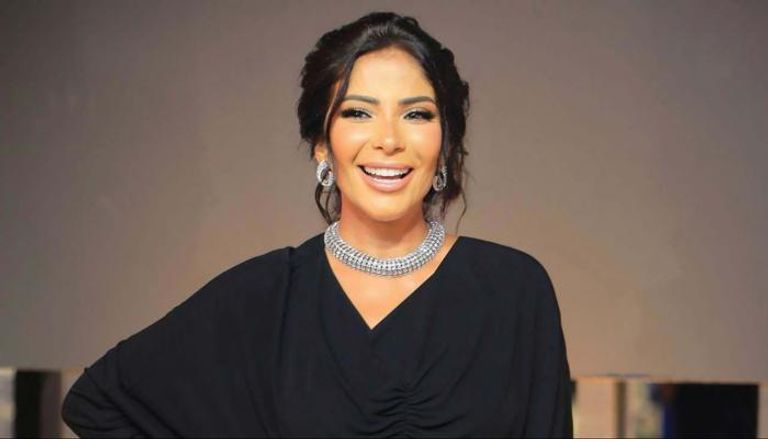 النجمة منى زكي