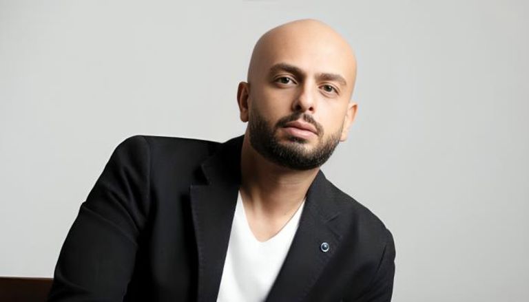 الكاتب أحمد مراد