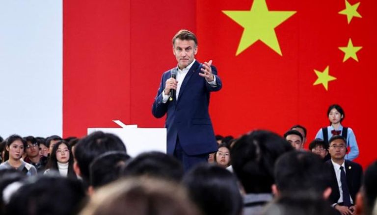 ماكرون متحدثا لطلاب جامعة صينية - فرانس برس