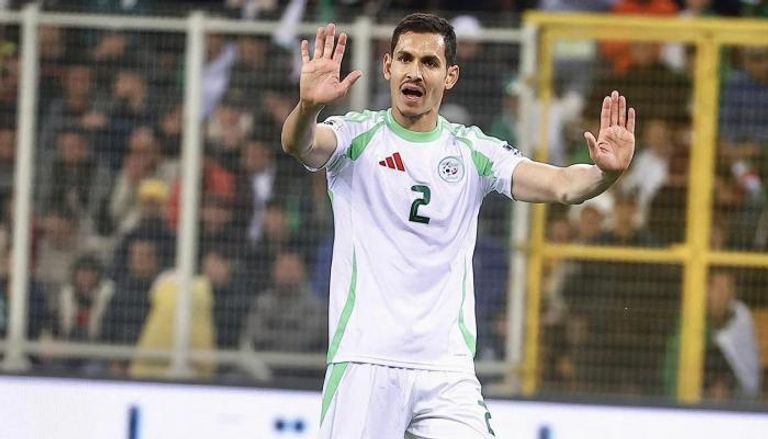 ماندي مدافع منتخب الجزائر