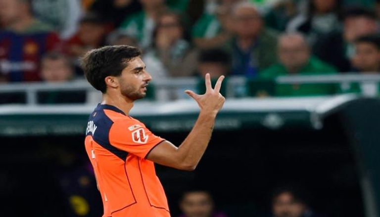 فيران توريس نجم برشلونة