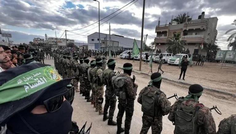 عناصر من حركة حماس خلال عملية تبادل للرهائن - أرشيفية