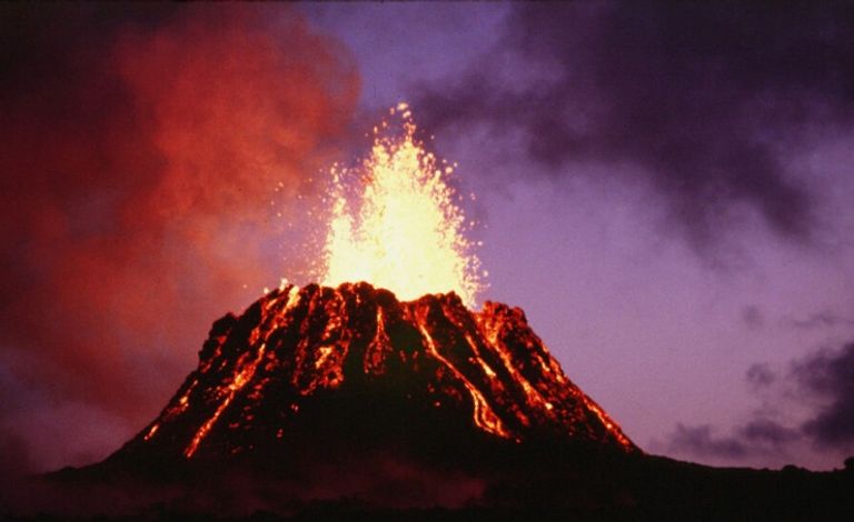 ثوران بركان كيلاويا 