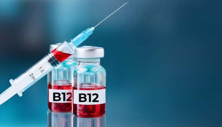 حقن فيتامين B12