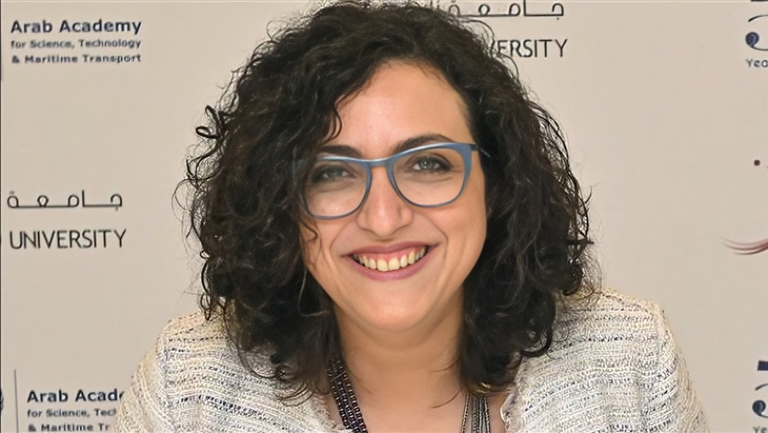 الدكتورة مونيكا حنا