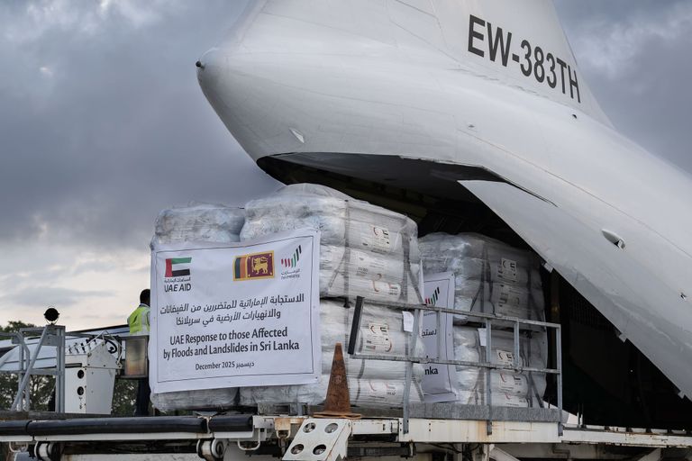طائرة المساعدات الإماراتية للمتضررين من فيضانات سيريلانكا