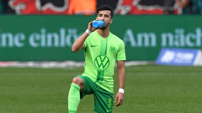 عمورة منتخب الجزائر