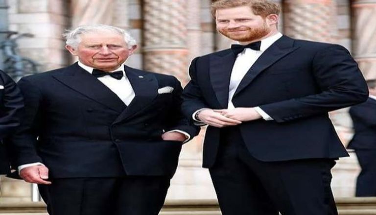 الأمير هاري مع والده