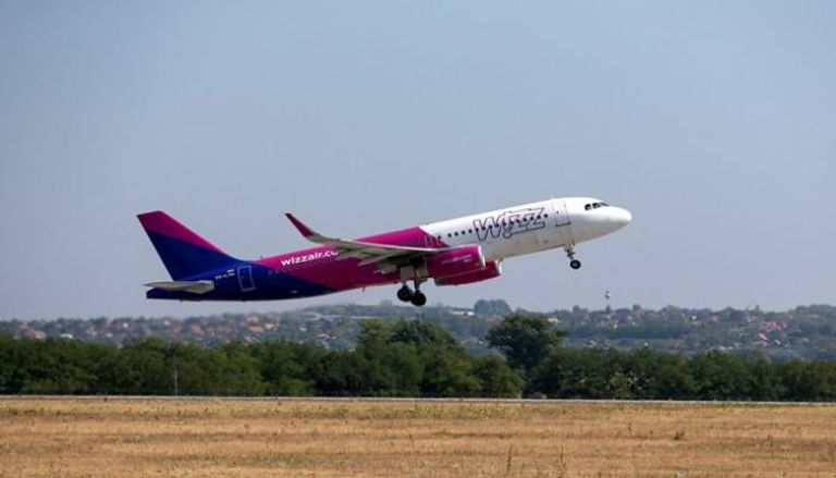 طائرة تابعة لشركة ويز إير - رويترز