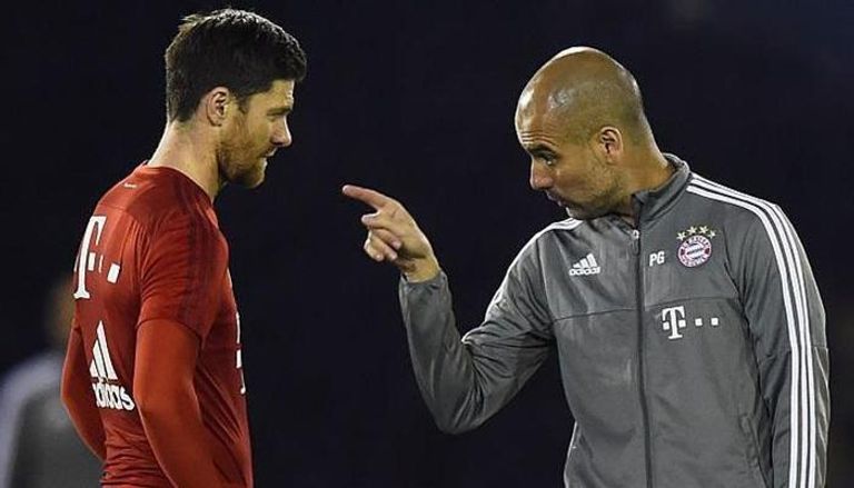 بيب غوارديولا وتشابي ألونسو