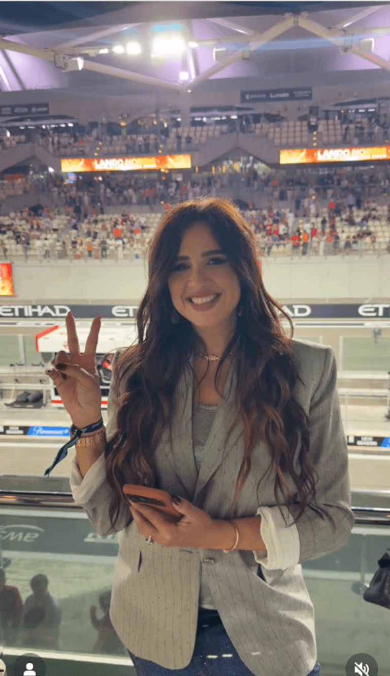 ياسمين عبد العزيز سباق الفورمولا 1 بأبوظبي