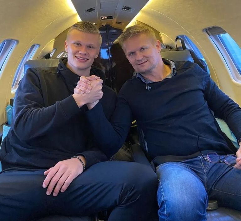 إيرلينغ هالاند ووالده إيرلينغ هالاند نجم مانشستر سيتي