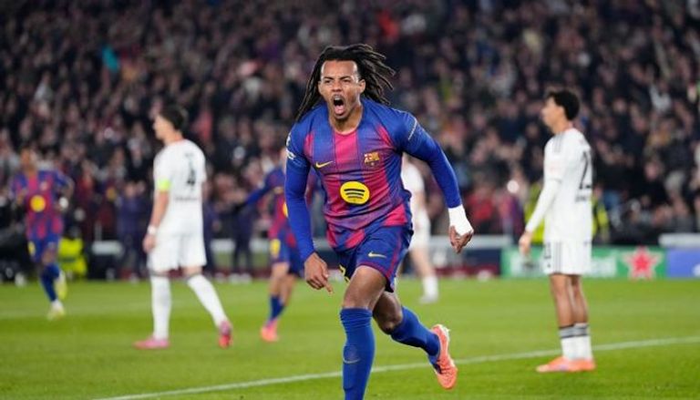 من مباراة برشلونة وآينتراخت فرانكفورت