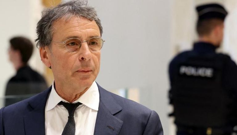 ألكسندر جوهري خارج قاعة المحكمة