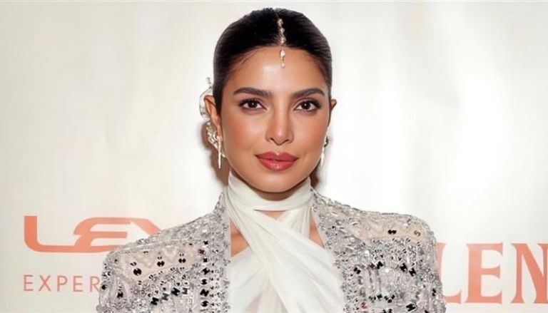 الممثلة الهندية بريانكا شوبرا 