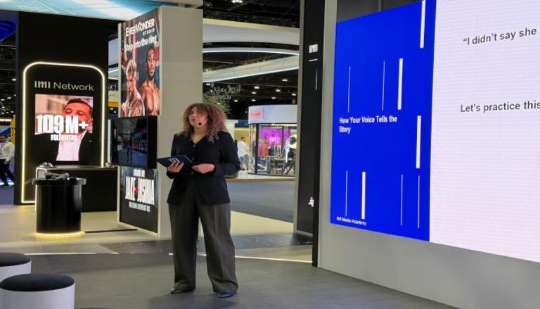 جانب من ورشة عمل  كيف يروي صوتك القصة لإيناس رفاعي