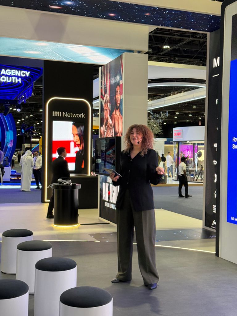 جانب من ورشة كيف يروي صوتك القصة لإيناس رفاعي جانب من ورشة عمل كيف يروي صوتك القصة لإيناس رفاعي