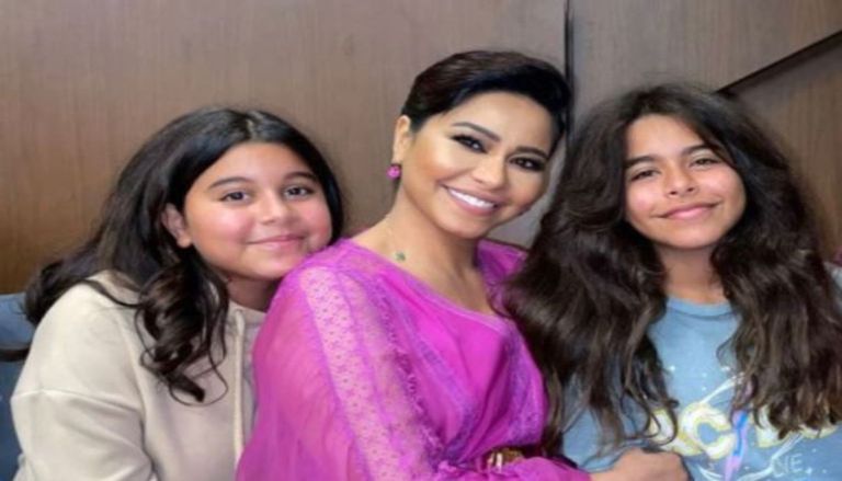 حقيقة منع شيرين عبدالوهاب من رؤية ابنتيها حقيقة منع شيرين عبدالوهاب من رؤية ابنتيها