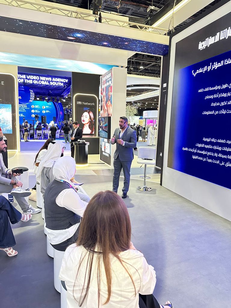 جانب من ورشة هل تثق بالإعلام لفراس العلي ورشة هل تثق بالإعلام لفراس العلي