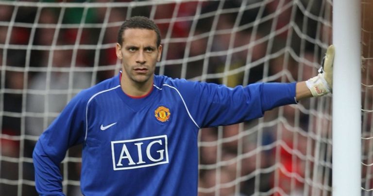 هاري كين في دور حارس المرمى