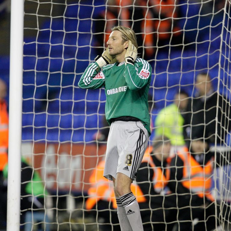 هاري كين في دور حارس المرمى