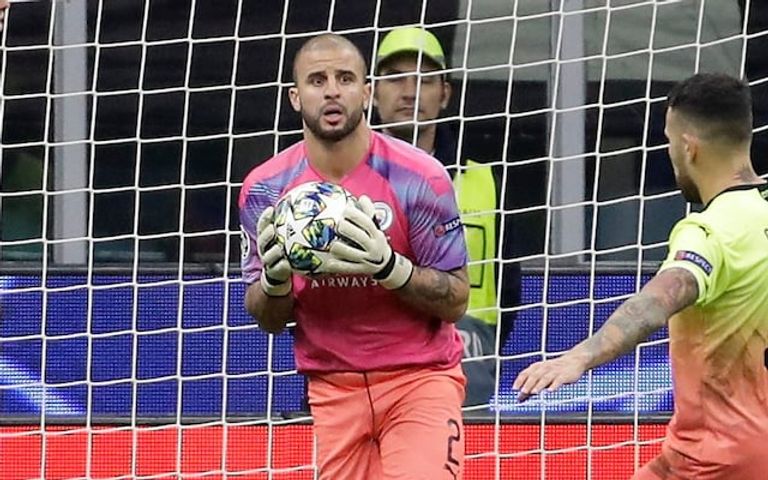 هاري كين في دور حارس المرمى