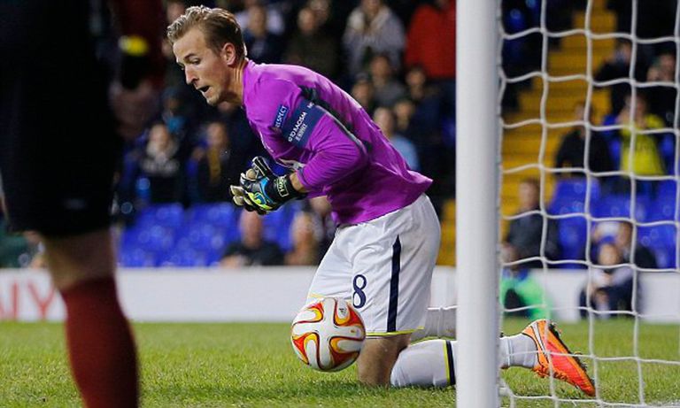 هاري كين في دور حارس المرمى