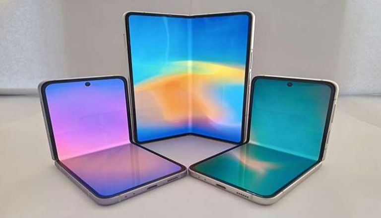 هواتف ذكية قابلة للطي 