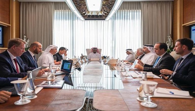 جانب من اجتماع مجلس إدارة «إم جي إكس» 