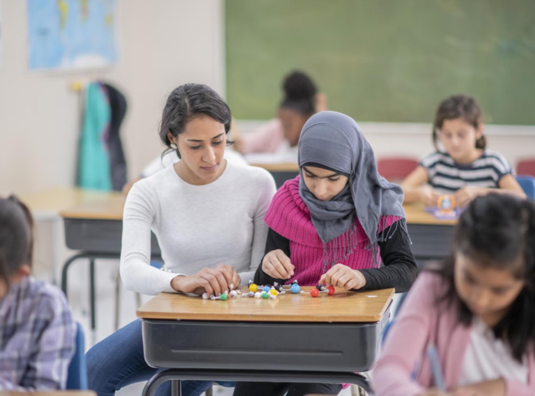 النمسا تحظر الحجاب في المدارس