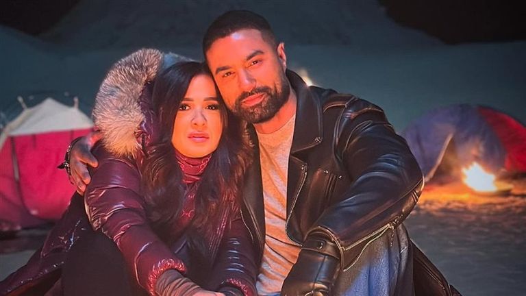 ياسمين عبدالعزيز ومنى الشاذلي 