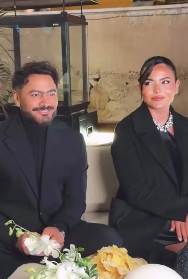 تامر حسني رفقة أحمد فهمي وأسماء جلال