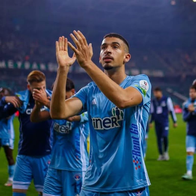 آدم عروس المدافع التونسي آدم عروس