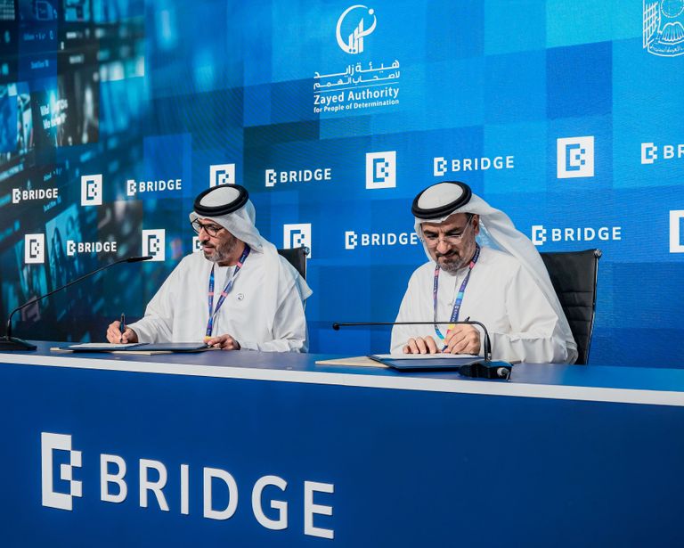 تعاون بين «بريدج» و«زايد لأصحاب الهمم»