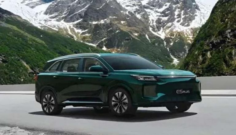 سيارة DFSK E5 Plus