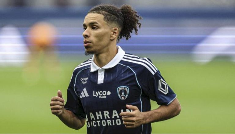 قبال لاعب منتخب الجزائر