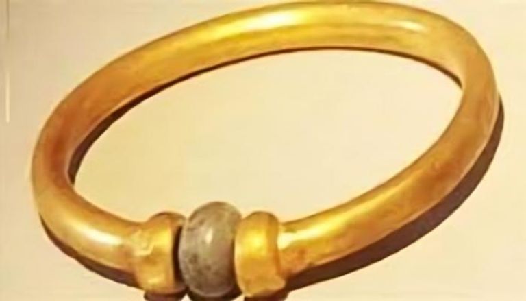 الأسورة الأثرية المسروقة من المتحف المصري