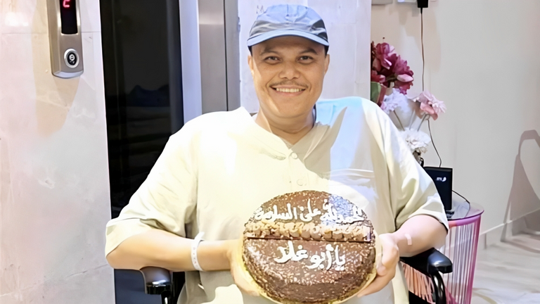 الفنان السعودي حسن إسكندراني الفنان السعودي حسن إسكندراني